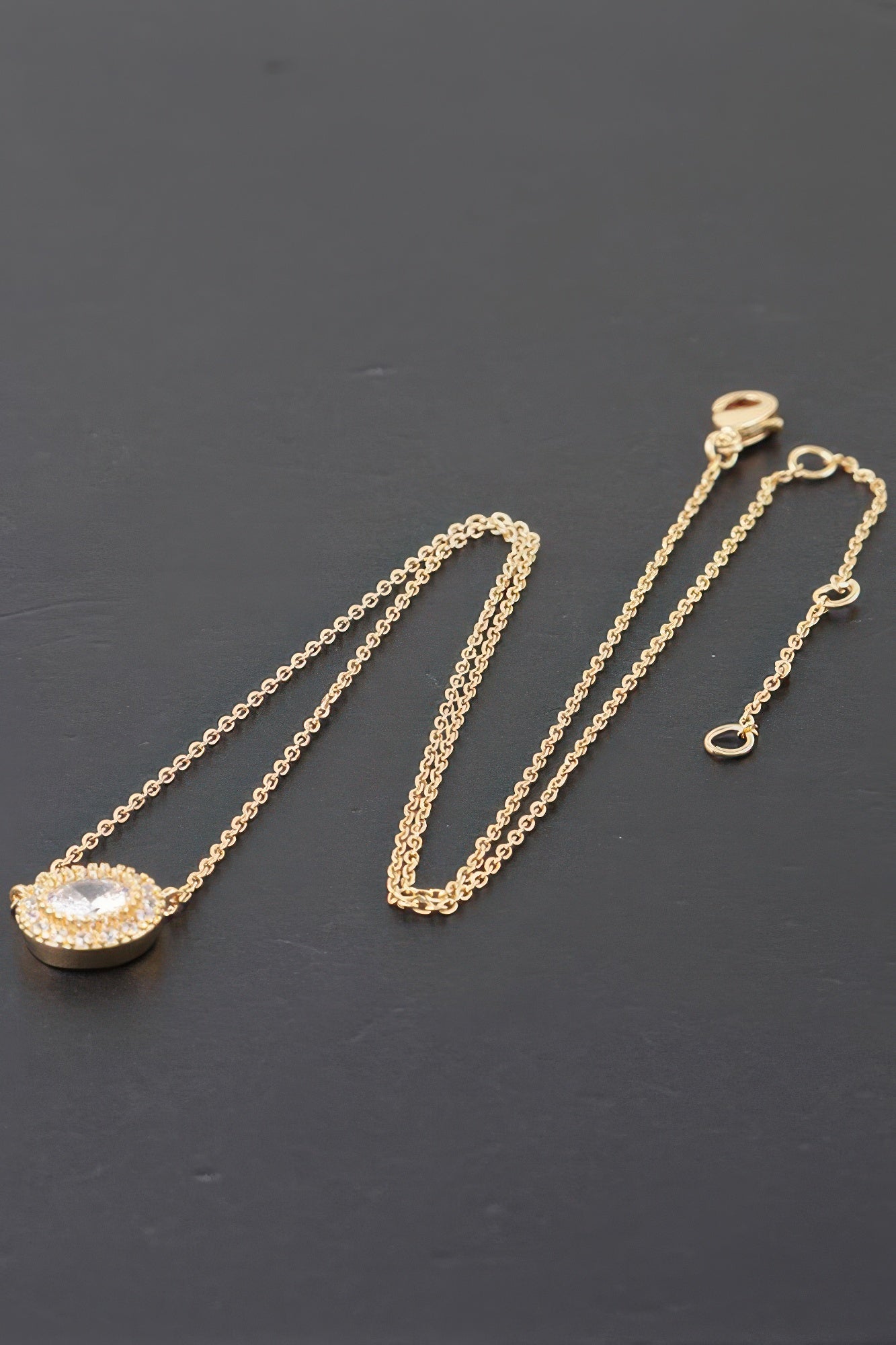 Modern Rhinestone Pendant Necklace